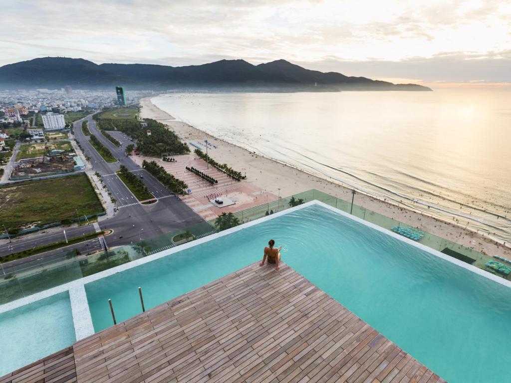 Khám phá top 10 khách sạn view biển Đà Nẵng hút khách du lịch - 10