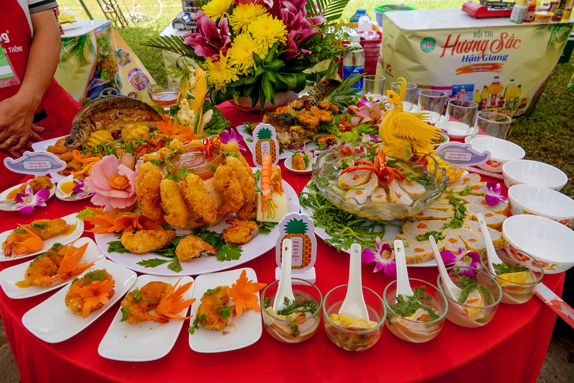 Việt Nam tiếp tục lập 2 kỷ lục thế giới về món ăn từ cá thác lác và trái khóm - 2
