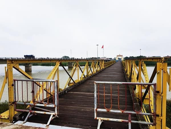 Dừng chân bên cây cầu lịch sử ở Quảng Trị - 3