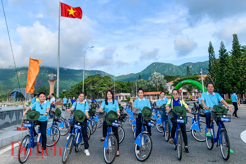 Diễu hành xe đạp Vì Côn Đảo xanh nhân kỷ niệm 75 năm ngày Thương binh - Liệt sĩ - 4