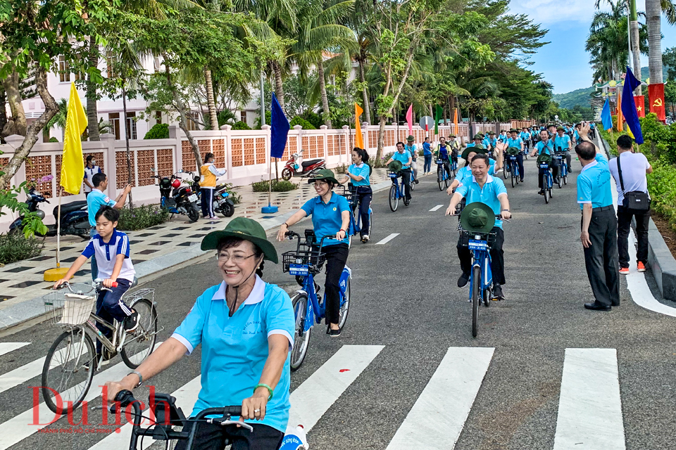 Diễu hành xe đạp Vì Côn Đảo xanh nhân kỷ niệm 75 năm ngày Thương binh - Liệt sĩ - 7