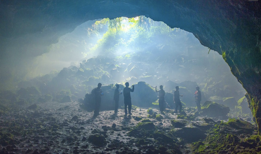 Hoang sơ quần thể hang động núi lửa ở Đắk Nông - 7