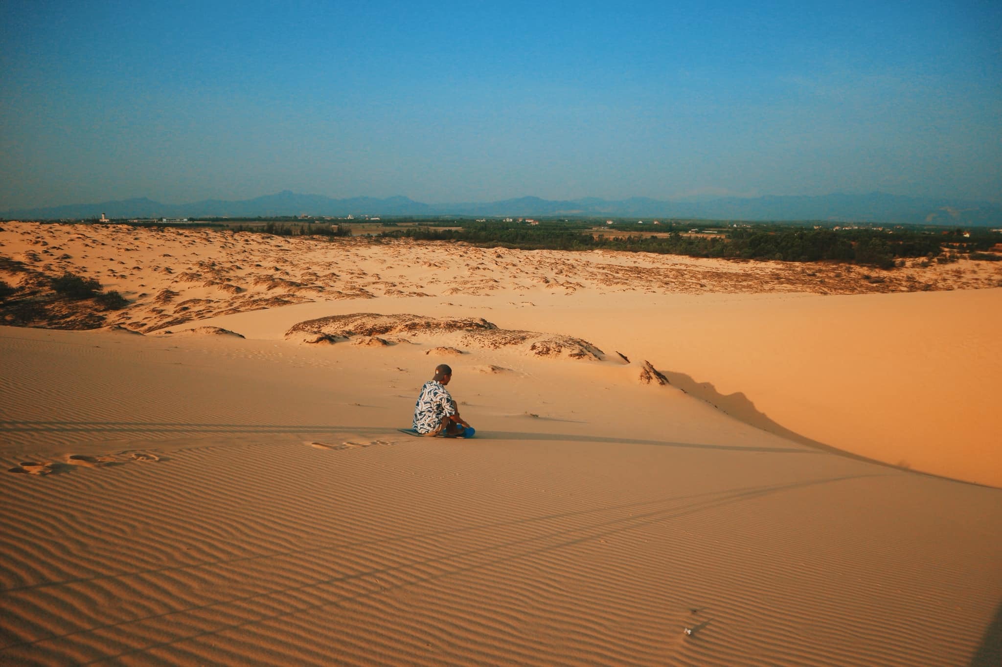Đến cồn cát Quang Phú trải nghiệm trò chơi trượt cát, lái xe địa hình - 8