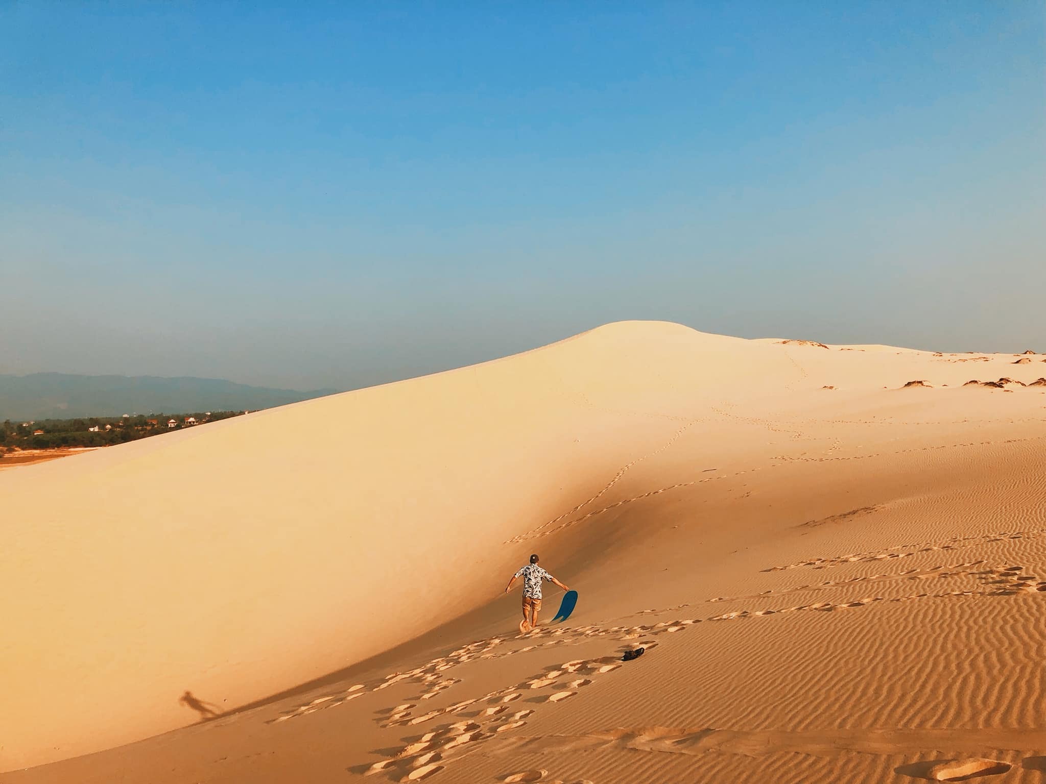 Đến cồn cát Quang Phú trải nghiệm trò chơi trượt cát, lái xe địa hình - 6