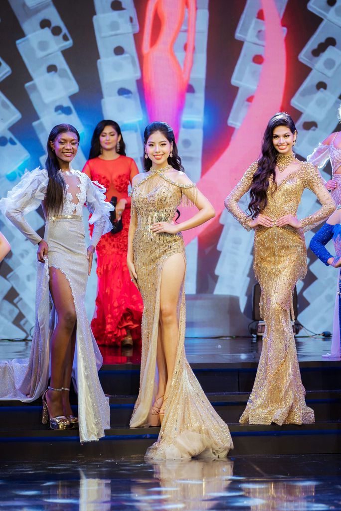 Nhan sắc nữ sinh Việt đăng quang cuộc thi Hoa hậu Thanh thiếu niên quốc tế - 4
