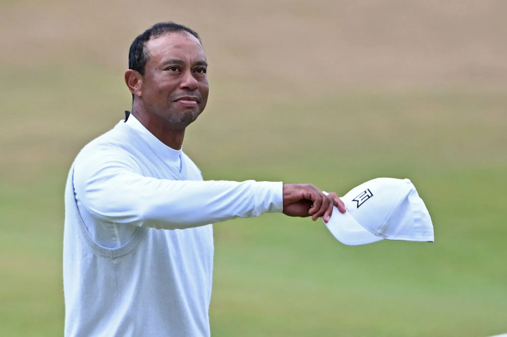 Tiger Woods từ chối hợp đồng 800 triệu USD, 1 cái gật đầu hơn Ronaldo kiếm cả đời - 1