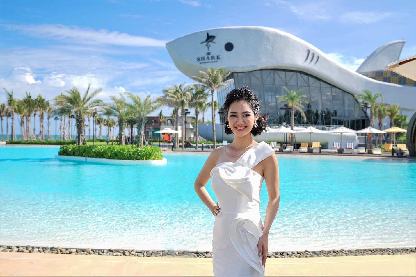 Những điểm đến mới “hút” khách trên cung đường ven biển đẹp bậc nhất Việt Nam - 4