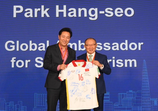 HLV Park Hang Seo làm Đại sứ du lịch toàn cầu - 1