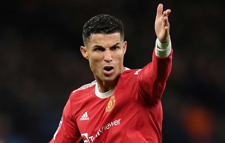 Cay đắng Ronaldo bị &#34;chửi&#34; nhiều nhất Ngoại hạng Anh, lấy cớ &#34;dứt tình&#34; MU - 1