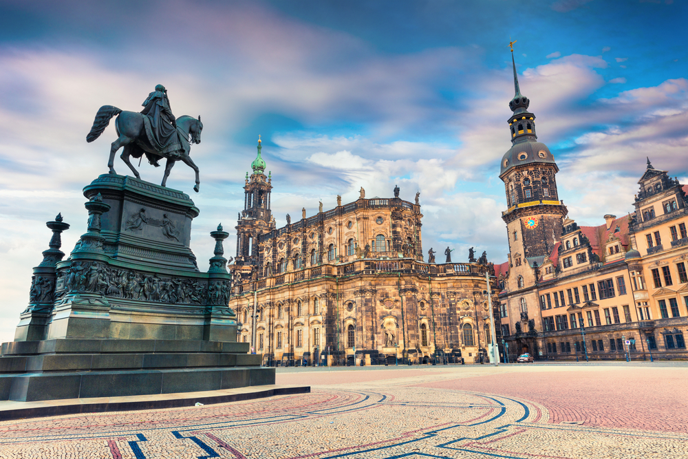 Ngắm nhìn vẻ đẹp vượt thời gian của thành phố cổ Dresden - 1