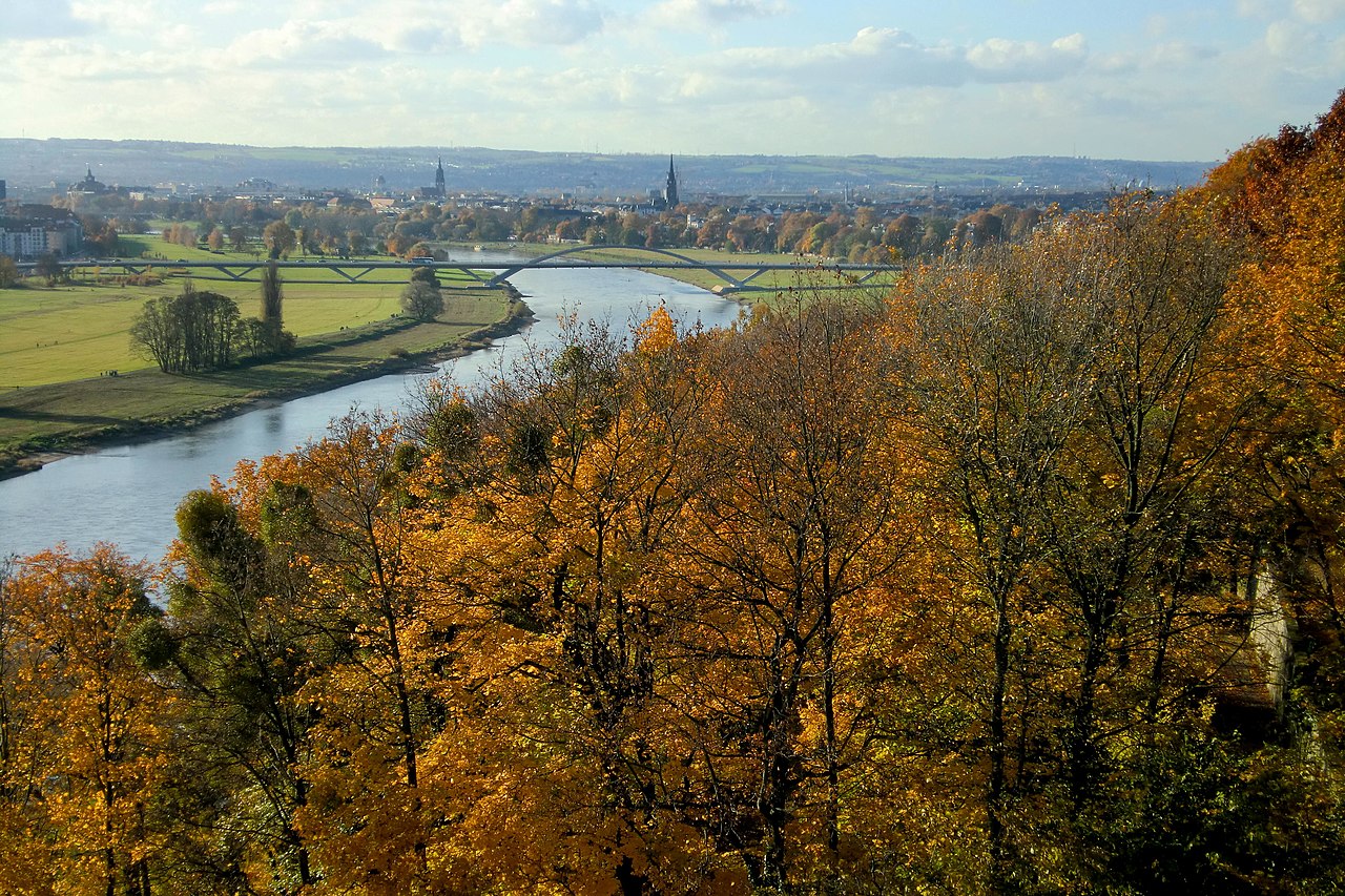 Ngắm nhìn vẻ đẹp vượt thời gian của thành phố cổ Dresden - 8