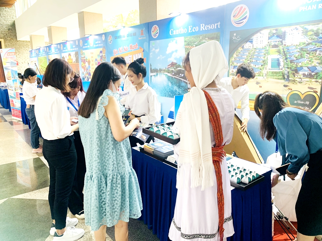 Khai mạc diễn đàn "Liên kết sức mạnh du lịch Việt Nam" năm 2022 - 8