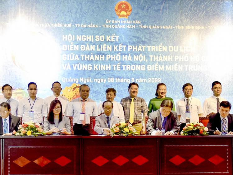 Liên kết du lịch TP.HCM, Hà Nội và các tỉnh miền Trung cần có sản phẩm đặc thù