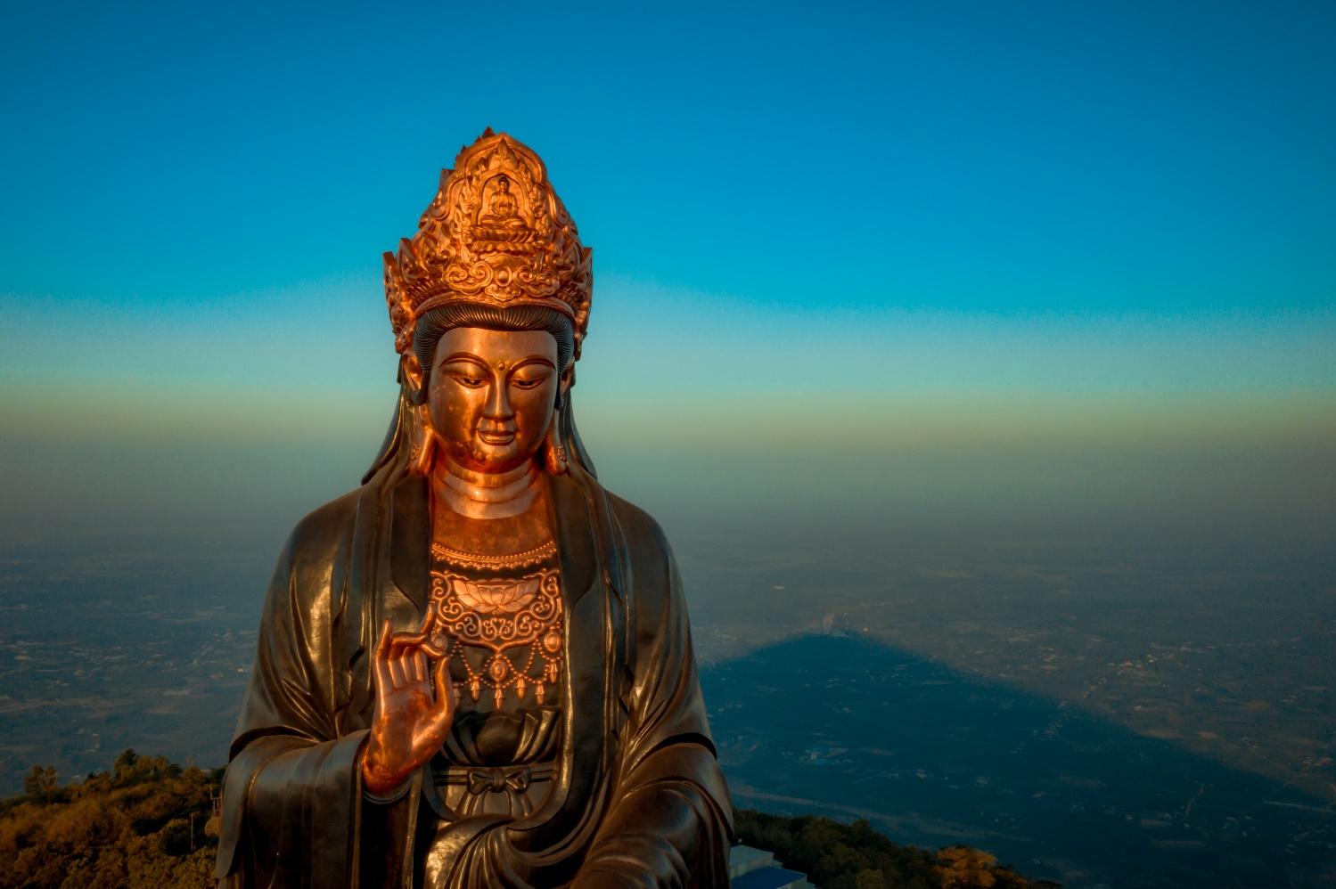 Khám phá ượng Phật Bà bằng đồng cao nhất Châu Á trên đỉnh Bà Đen - 4