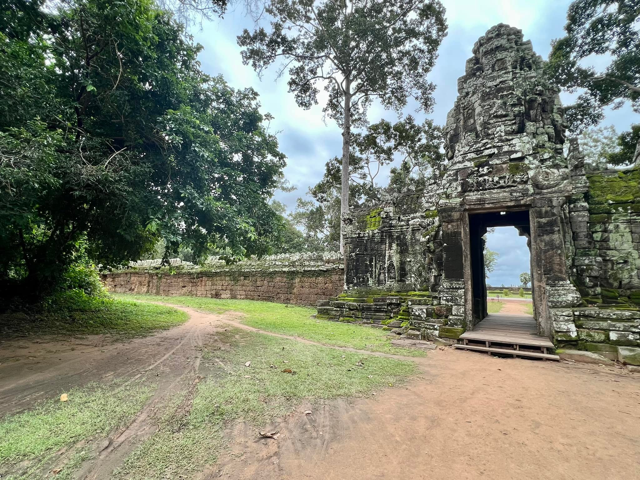 Chạy bộ để du lịch, thu vào tầm mắt vẻ đẹp yên ả của Angkor - 7