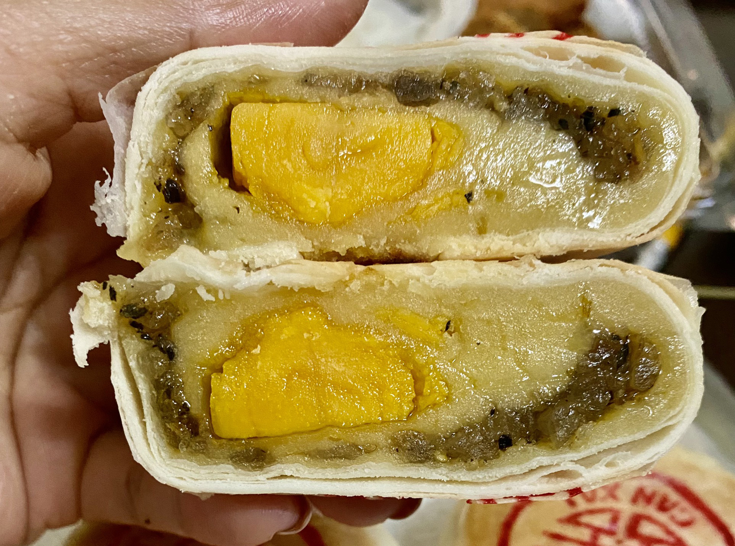 Thú vị bánh pía truyền thống nhân cải thảo được làm thủ công ở Sóc Trăng - 2