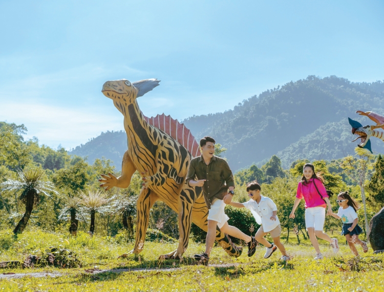 Mùa hè kỳ thú ở Yang Bay