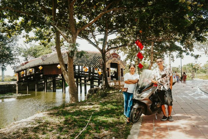 Mẹ 50 tuổi rủ con trai đi phượt bằng xe máy từ Đà Lạt ra Huế - 2