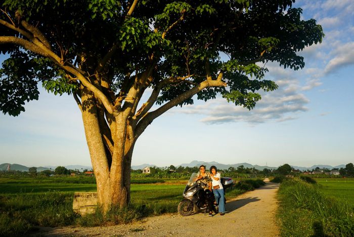 Mẹ 50 tuổi rủ con trai đi phượt bằng xe máy từ Đà Lạt ra Huế - 4