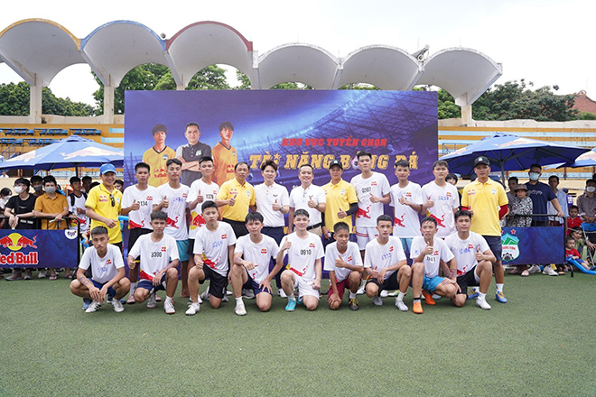 HAGL và Red Bull tuyển chọn cầu thủ bóng đá tại Hà Nội để tăng cường nhân lực cho đội trẻ - 2