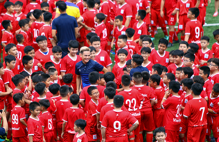 Các ngôi sao bóng đá Việt Nam thất thủ trước đội bóng có 2000 cầu thủ - 8