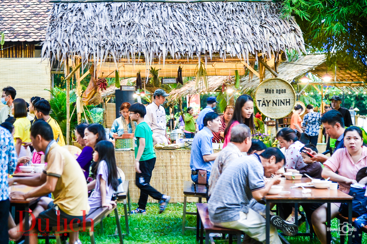 Rộn ràng sắc màu Lễ hội Văn hóa Ẩm thực - Món ngon Saigontourist Group 2022” - 16