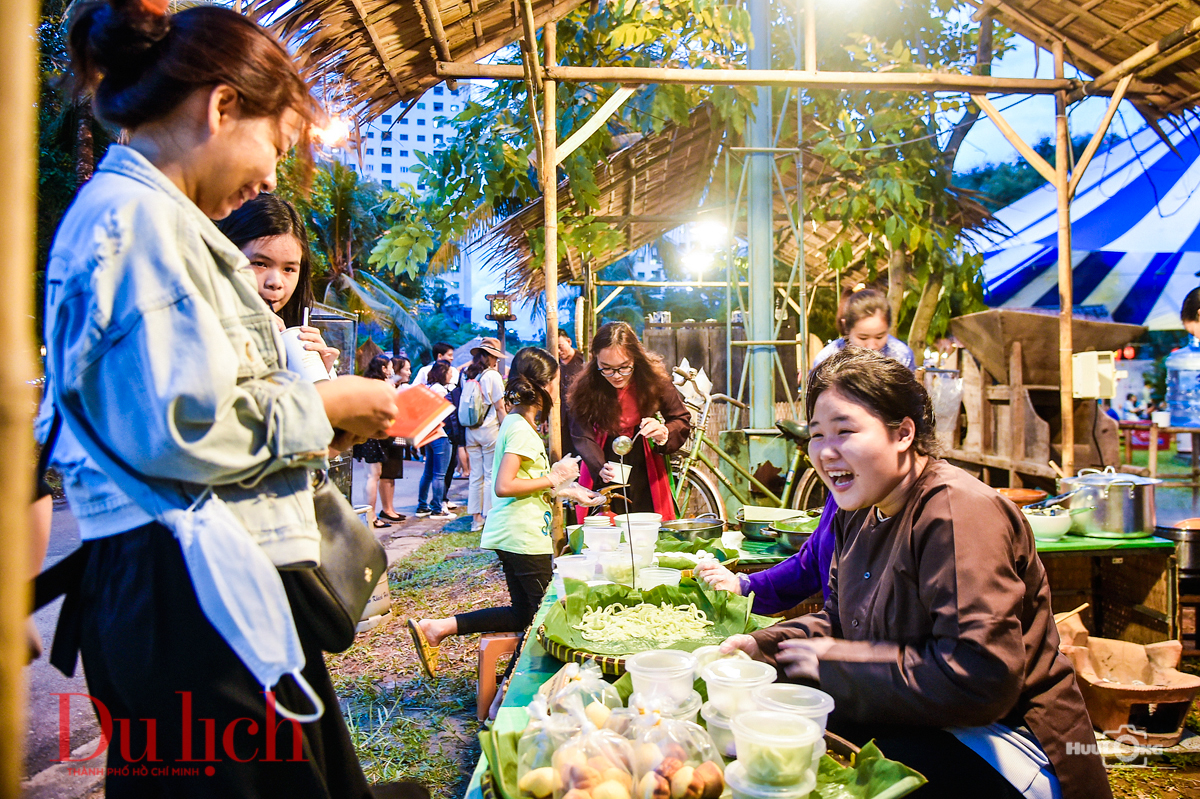 Rộn ràng sắc màu Lễ hội Văn hóa Ẩm thực - Món ngon Saigontourist Group 2022” - 19
