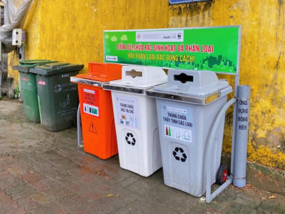 Chuyện hay - Lắp đặt gần 500 thùng phân loại chất thải rắn tại các điểm công cộng ở Huế