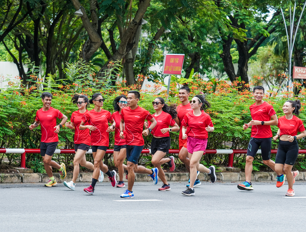 Giải việt dã Viettel Fastest quyên góp cho chương trình mổ tim nhân đạo “Trái tim cho em” - 4