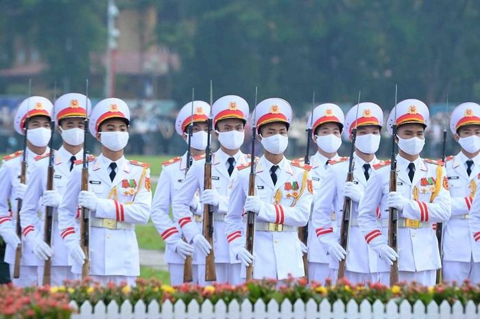 Lễ thượng cờ mừng Quốc khánh ở Lăng Chủ tịch Hồ Chí Minh - 2