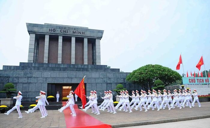 Lễ thượng cờ mừng Quốc khánh ở Lăng Chủ tịch Hồ Chí Minh - 6