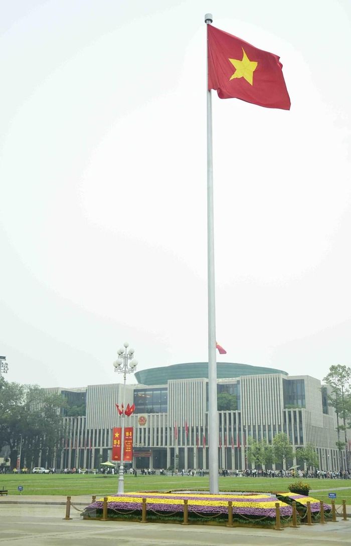 Lễ thượng cờ mừng Quốc khánh ở Lăng Chủ tịch Hồ Chí Minh - 9