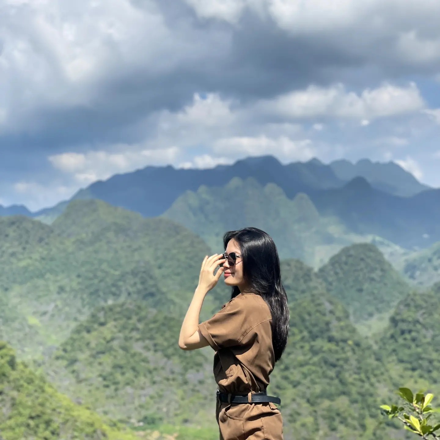 Đứng giữa chốn núi đồi, hít bầu không khí trong lành và nhìn ngắm thiên nhiên Hà Giang - 4