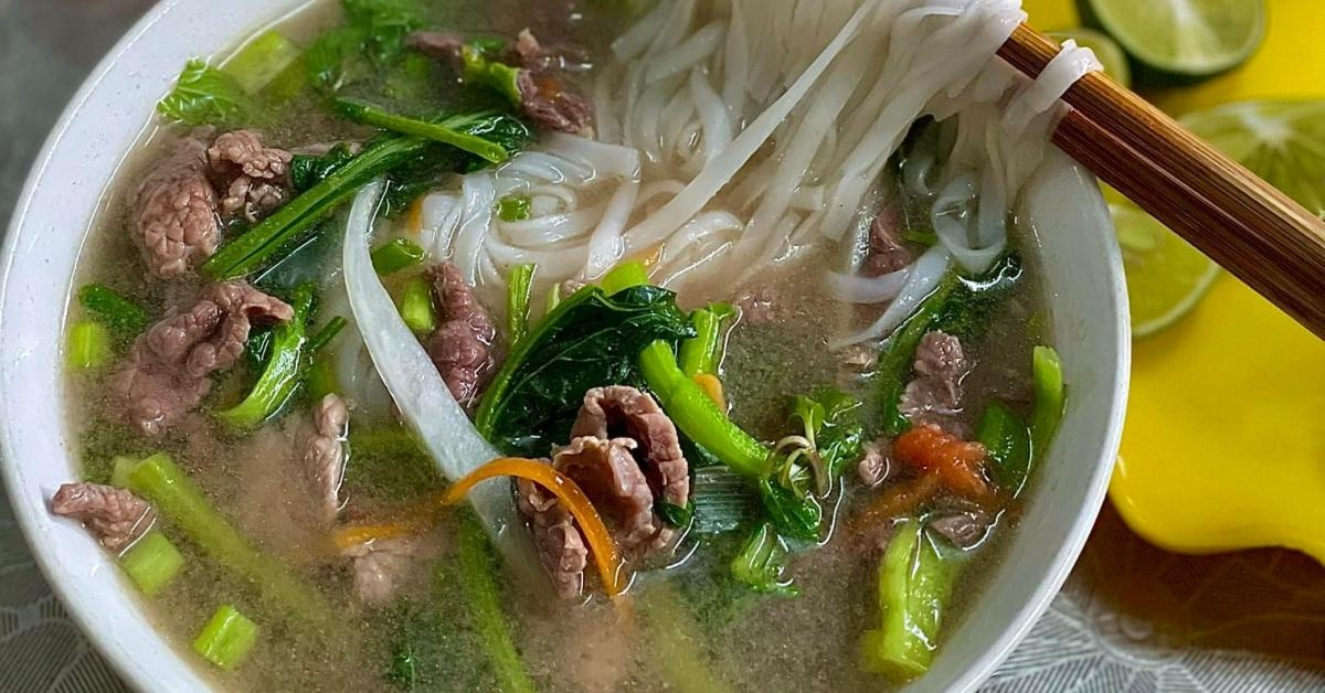 Theo chân chàng trai 29 tuổi khám phá food tour Nam Định
