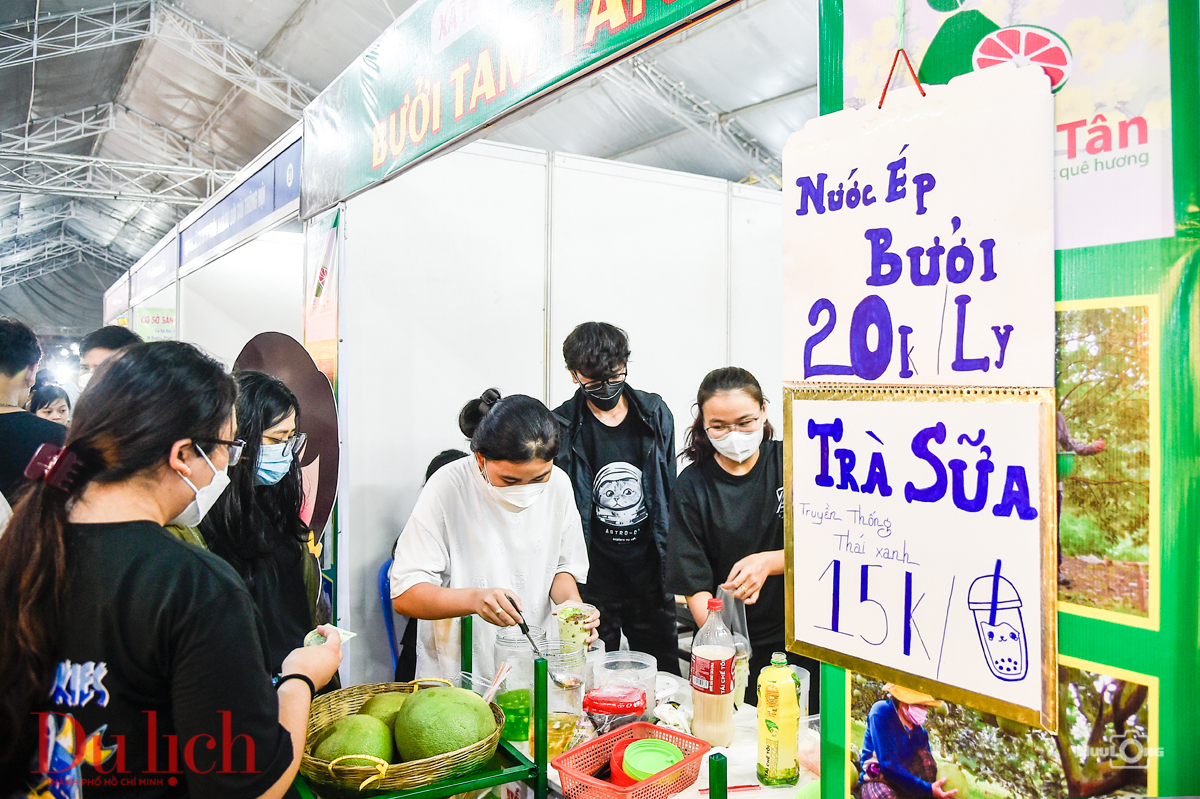 Hàng ngàn lượt du khách đổ về Chợ quê ẩm thực Củ Chi thưởng thức món ngon dân dã - 6