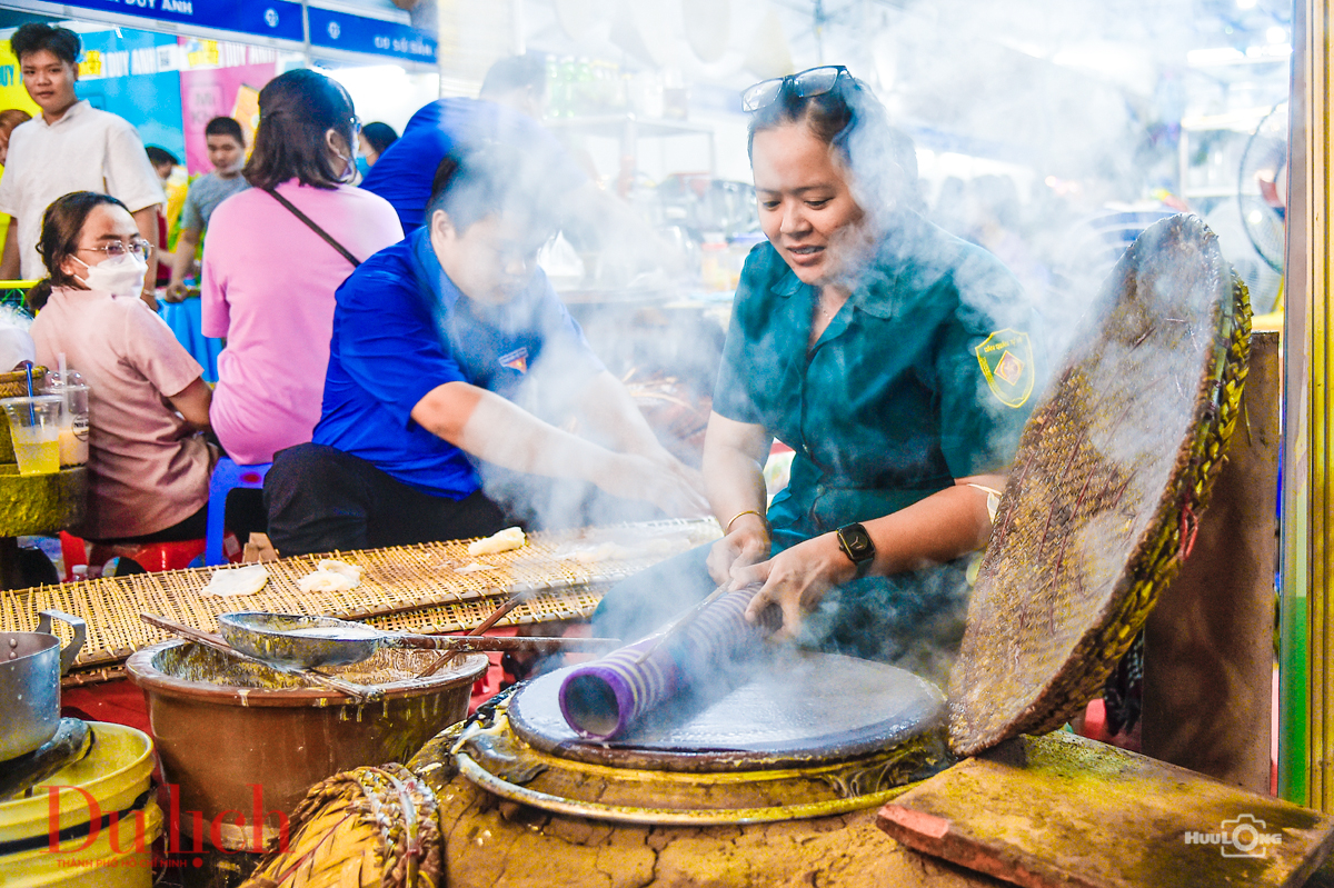 Hàng ngàn lượt du khách đổ về Chợ quê ẩm thực Củ Chi thưởng thức món ngon dân dã - 8