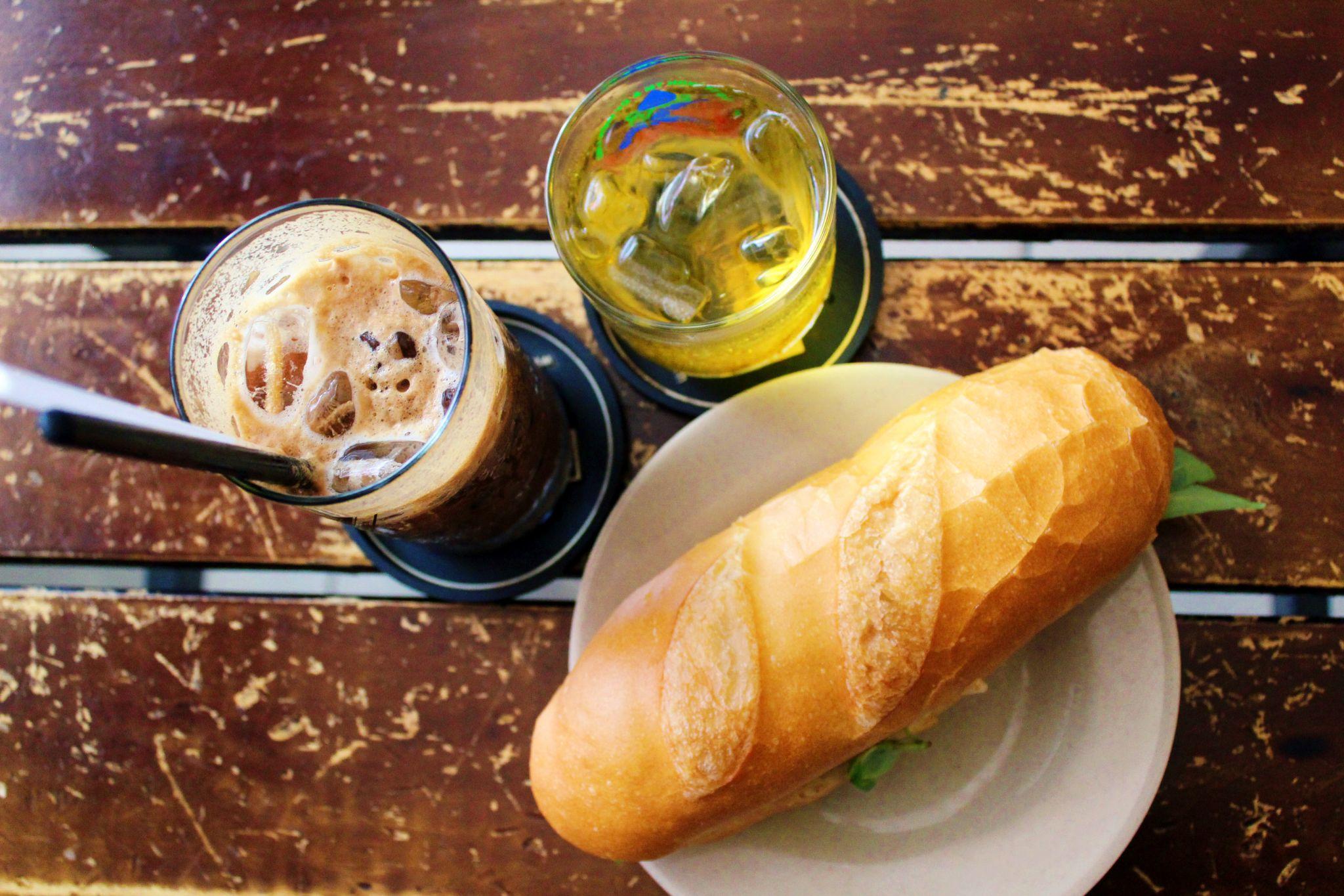 Sài Gòn… bánh mì, cà phê - 1