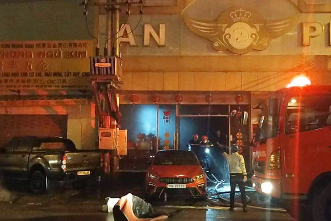 12 người chết trong vụ cháy quán karaoke ở Bình Dương - 1