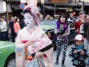 Hành động của du khách khiến dân địa phương khó chịu