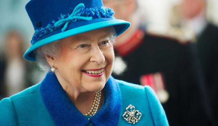 Tại sao Nữ hoàng Anh Elizabeth II không cần hộ chiếu? - 1