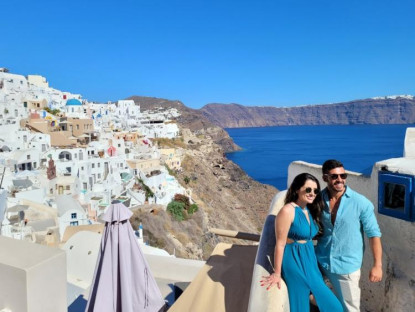 Ở đâu - Ngủ nhà hang giá nghìn USD ở đảo thiên đường Santorini