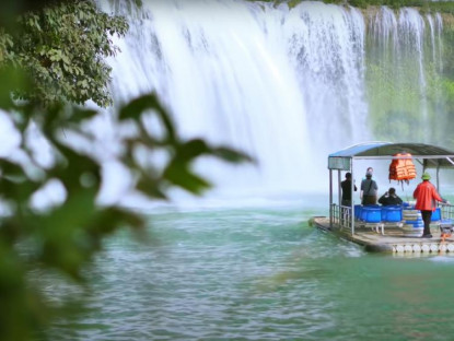 Lễ hội - Ngắm thác nước hùng vĩ thứ 4 thế giới mùa đẹp nhất