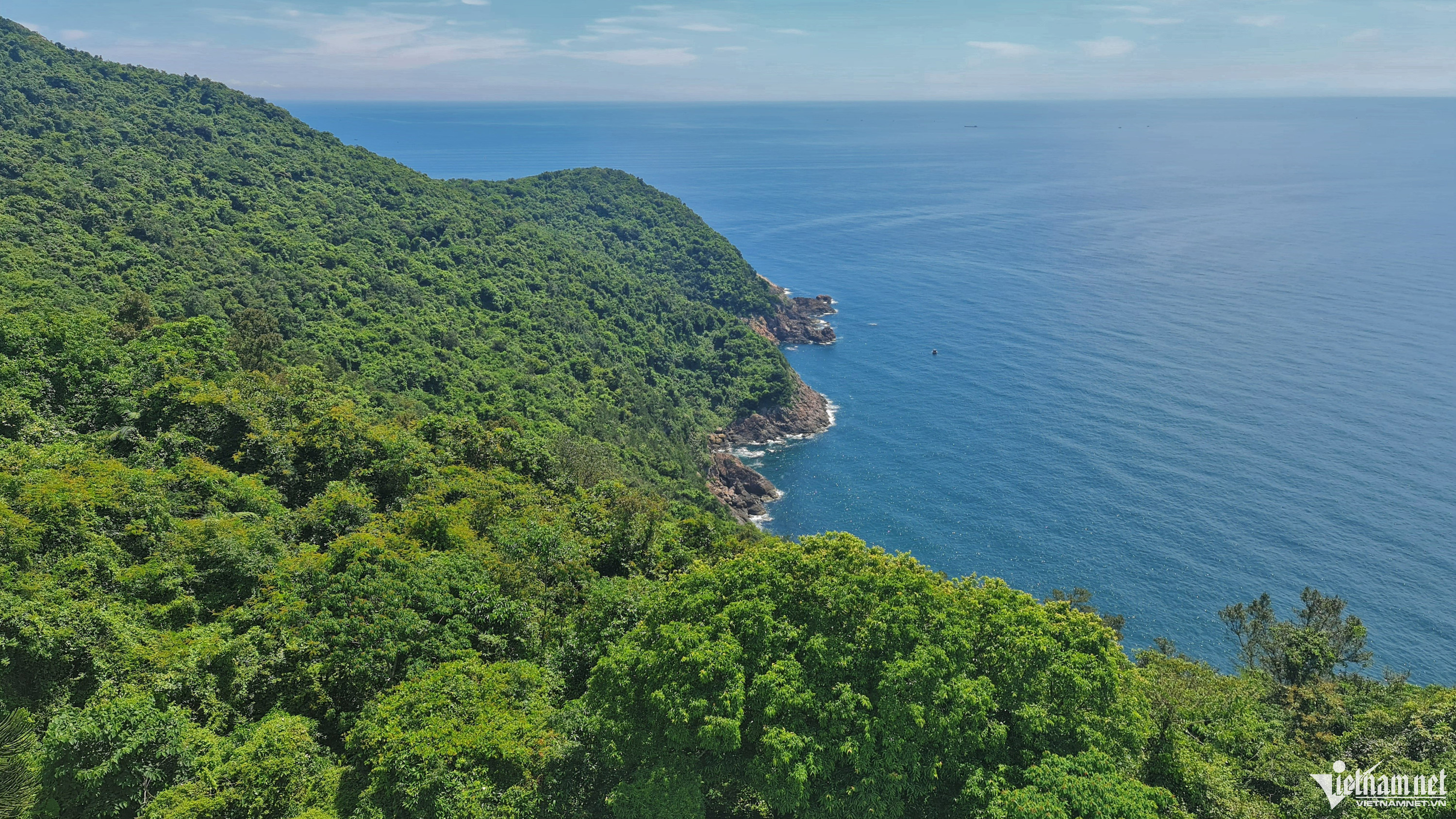 Vẻ đẹp hoang sơ đảo Hòn Mê, nước xanh trong như biển Nha Trang - 4