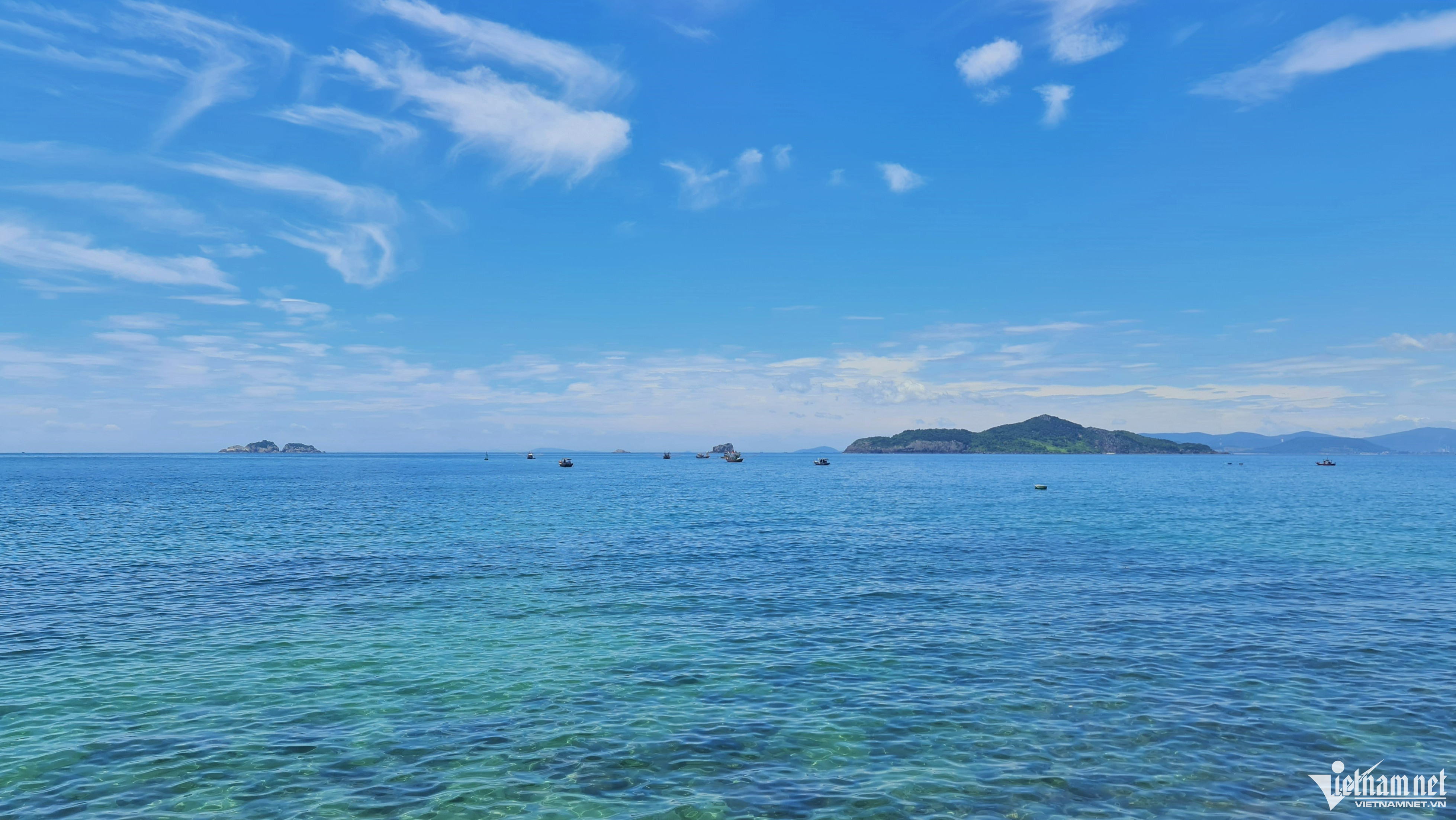 Vẻ đẹp hoang sơ đảo Hòn Mê, nước xanh trong như biển Nha Trang - 8