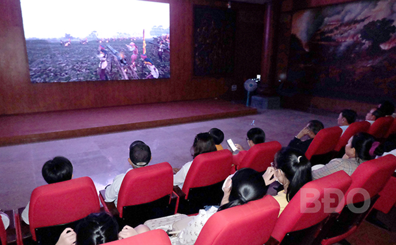 Đến Bảo tàng Quang Trung xem phim lịch sử - 1