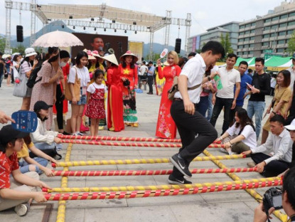 Chuyển động - Loạt hoạt động thú vị của Ngày Việt Nam ở nước ngoài năm 2022