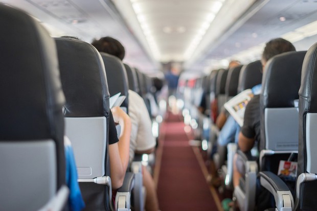 4 kiểu hành khách trên máy bay dễ 'gây chú ý' với tiếp viên hàng không - 2