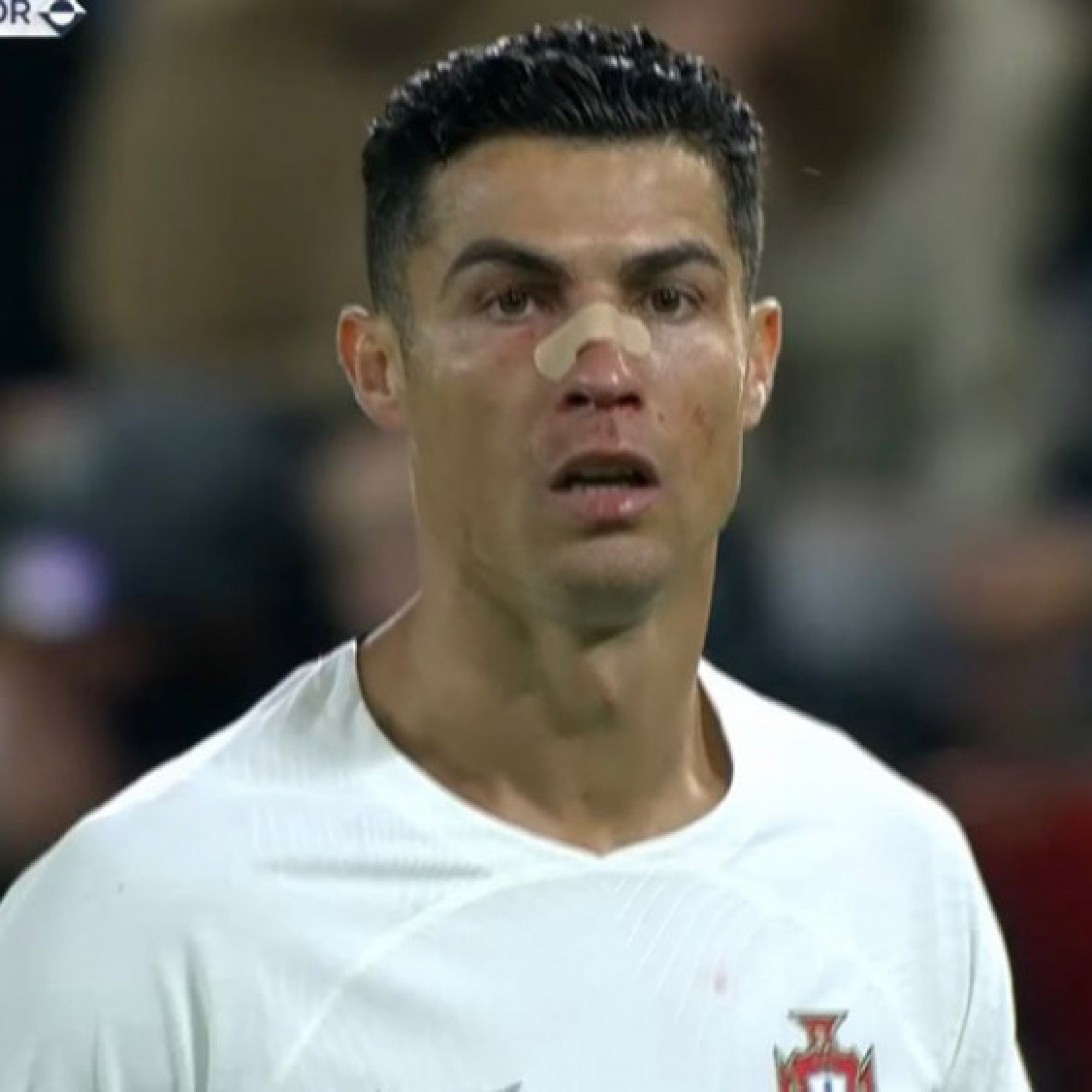  - Ronaldo bất ngờ đen đủ đường: Đổ máu từ rất sớm, suýt sắm vai "tội đồ"