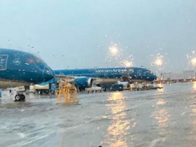  - Tạm đóng cửa sân bay ở vùng bão Noru đổ bộ