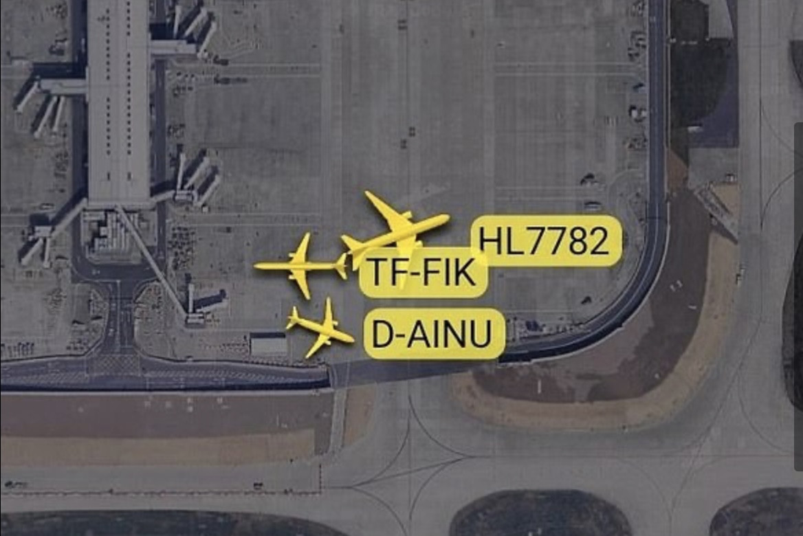 Hai máy bay chở khách va chạm tại sân bay Anh - 2